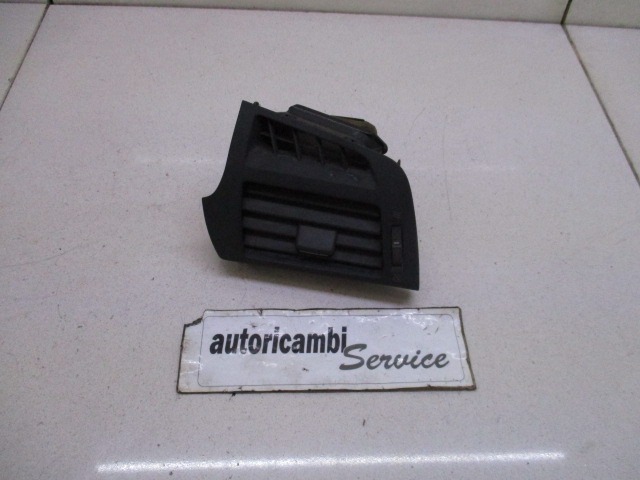AIR OUTLET OEM N. 55650-0F020 ORIGINAL PART ESED TOYOTA VERSO (DAL 2009) DIESEL 20  YEAR OF CONSTRUCTION 2009