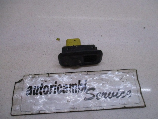 PUSH-BUTTON PANEL FRONT RIGHT OEM N. 8A6T-14529 ORIGINAL PART ESED FORD FIESTA (09/2008 - 11/2012) DIESEL 14  YEAR OF CONSTRUCTION 2010