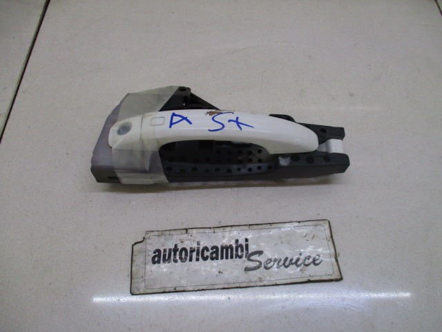 LEFT FRONT DOOR HANDLE OEM N. 8T0837205A ORIGINAL PART ESED AUDI A5 8T COUPE/5P (2007 - 2011) BENZINA 20  YEAR OF CONSTRUCTION 2010