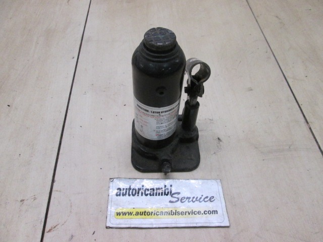CRIC LIFTING MARTINETTO OEM N.  ORIGINAL PART ESED NISSAN CABSTAR (2001/2004)DIESEL 30  YEAR OF CONSTRUCTION 2001