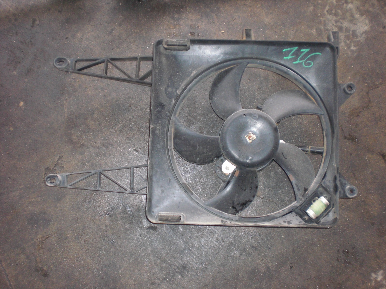 RADIATOR COOLING FAN ELECTRIC / ENGINE COOLING FAN CLUTCH . OEM N. 46810474 SPARE PART USED CAR FIAT PALIO BER/SW (1997 - 2003) DISPLACEMENT 12 BENZINA YEAR OF CONSTRUCTION 2001