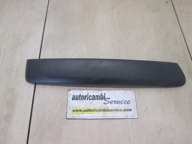 PROTECTIVE RUBBER STRIP, FRONT OEM N. 4M51-19952-AE ORIGINAL PART ESED FORD FOCUS BER/SW (2005 - 2008) DIESEL 18  YEAR OF CONSTRUCTION 2006