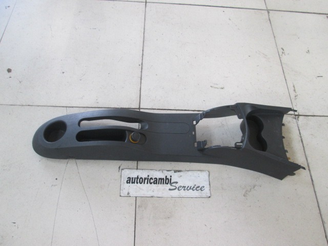TUNNEL OBJECT HOLDER WITHOUT ARMREST OEM N. 8200475735 ORIGINAL PART ESED RENAULT CLIO (2005 - 05/2009) DIESEL 15  YEAR OF CONSTRUCTION 2006
