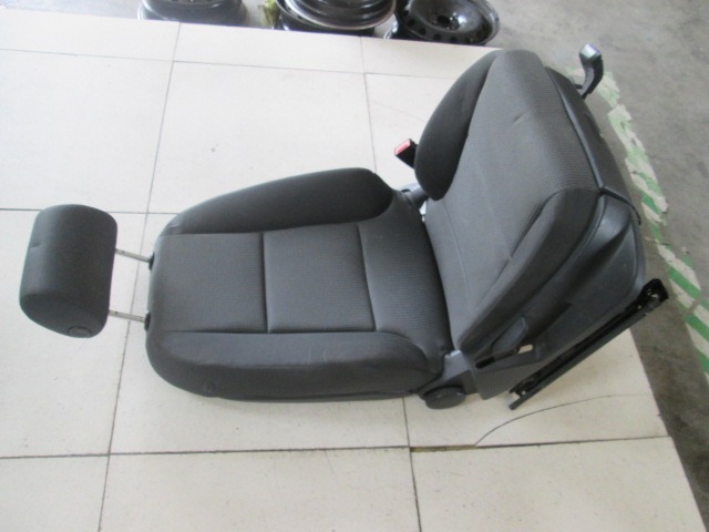 SEAT FRONT PASSENGER SIDE RIGHT / AIRBAG OEM N. 17398 SEDILE ANTERIORE DESTRO TESSUTO ORIGINAL PART ESED AUDI A3 8P 8PA 8P1 (2003 - 2008)DIESEL 19  YEAR OF CONSTRUCTION 2006