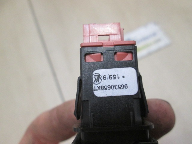 VARIOUS SWITCHES OEM N. 96530658XT ORIGINAL PART ESED CITROEN C4 MK1 / COUPE LC (2004 - 08/2009) DIESEL 16  YEAR OF CONSTRUCTION 2009