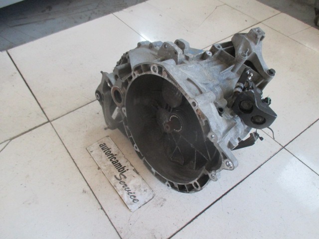 MANUAL TRANSMISSION OEM N. 17906 Cambio meccanico ORIGINAL PART ESED VOLVO V50 (2004 - 05/2007) DIESEL 20  YEAR OF CONSTRUCTION 2005