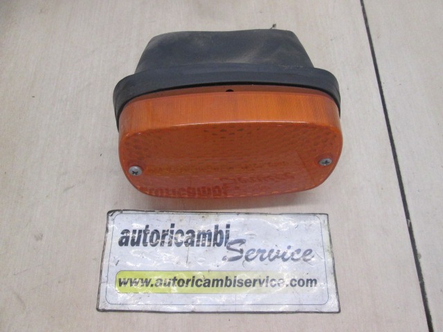 ADDITIONAL TURN INDICATOR LAMP OEM N. 11810131 ORIGINAL PART ESED FIAT 600T 850T (1964 - 1976)BENZINA 75  YEAR OF CONSTRUCTION 1964