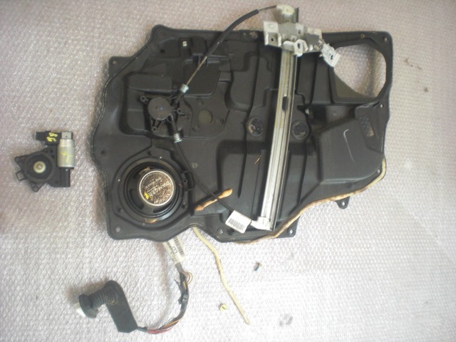FRONT DOOR WINDSCREEN MOTOR OEM N. 4410211 ORIGINAL PART ESED FORD TRANSIT CONNECT P65, P70, P80 (2002 - 2012)DIESEL 18  YEAR OF CONSTRUCTION 2007