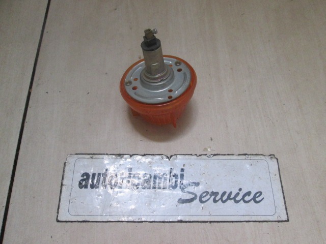 ADDITIONAL TURN INDICATOR LAMP OEM N. 11514131 ORIGINAL PART ESED RENAULT 4 (1961 - 1993)BENZINA 8  YEAR OF CONSTRUCTION 1961