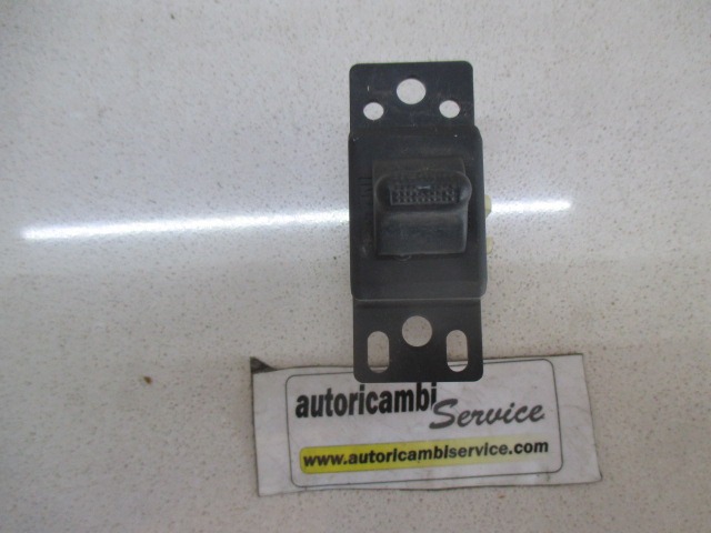 SWITCH WINDOW LIFTER OEM N. 04894526AA ORIGINAL PART ESED CHRYSLER VOYAGER/GRAN VOYAGER RG RS MK4 (2001 - 2007) BENZINA 24  YEAR OF CONSTRUCTION 2001