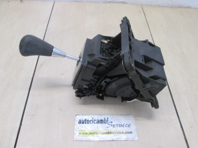 AUTOMATIC TRANSMISSION LEVER MECHANISM OEM N. 8945152020 ORIGINAL PART ESED TOYOTA COROLLA VERSO (2004 - 2009) BENZINA 18  YEAR OF CONSTRUCTION 2005