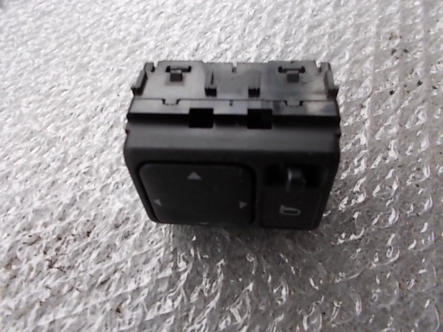 VARIOUS SWITCHES OEM N.  ORIGINAL PART ESED NISSAN X-TRAIL T 30 (2001-08/2007) DIESEL 22  YEAR OF CONSTRUCTION 2005