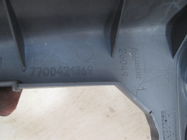 TUNNEL OBJECT HOLDER WITHOUT ARMREST OEM N. 7700421369 ORIGINAL PART ESED RENAULT CLIO MK2 (04/1998 - 04/2001) BENZINA 12  YEAR OF CONSTRUCTION 1999