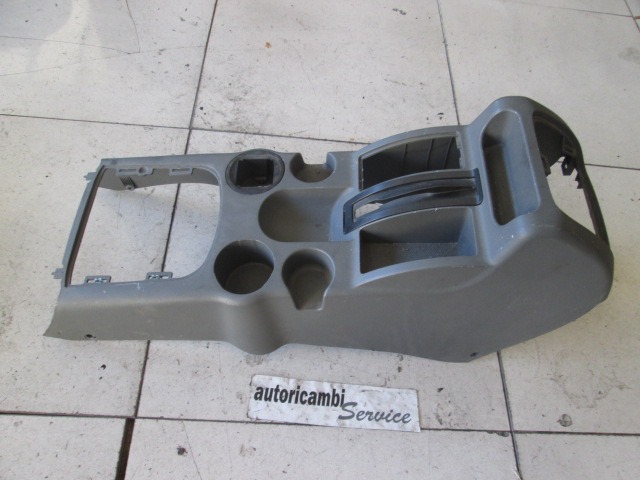 TUNNEL OBJECT HOLDER WITHOUT ARMREST OEM N. 0112BG1150A ORIGINAL PART ESED MAHINDRA GOA (DAL 2010) DIESEL 25  YEAR OF CONSTRUCTION 2010