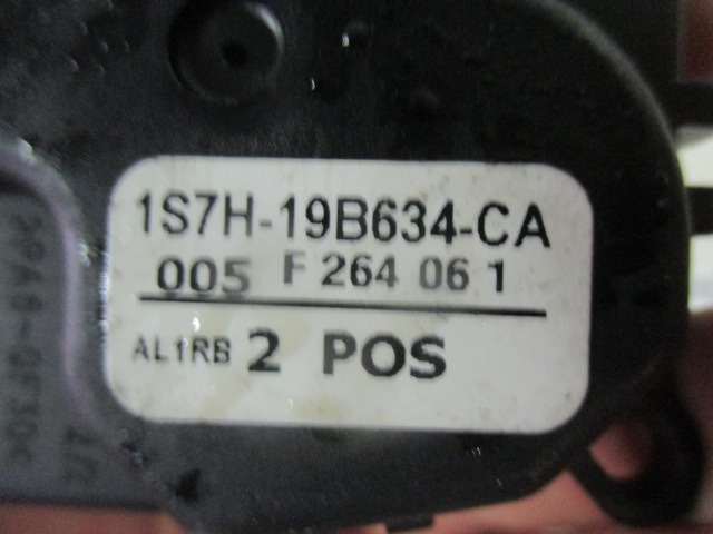 SET SMALL PARTS F AIR COND.ADJUST.LEVER OEM N. 1S7H19B634CA ORIGINAL PART ESED FORD FOCUS BER/SW (2005 - 2008) DIESEL 18  YEAR OF CONSTRUCTION 2007