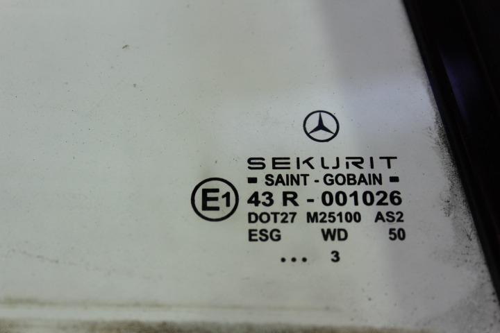 DOOR WINDOW, TINTED GLASS, REAR RIGHT OEM N. 2096700210 ORIGINAL PART ESED MERCEDES CLASSE CLK W209 C208 COUPE A208 CABRIO (2002 - 2010)DIESEL 27  YEAR OF CONSTRUCTION 2003