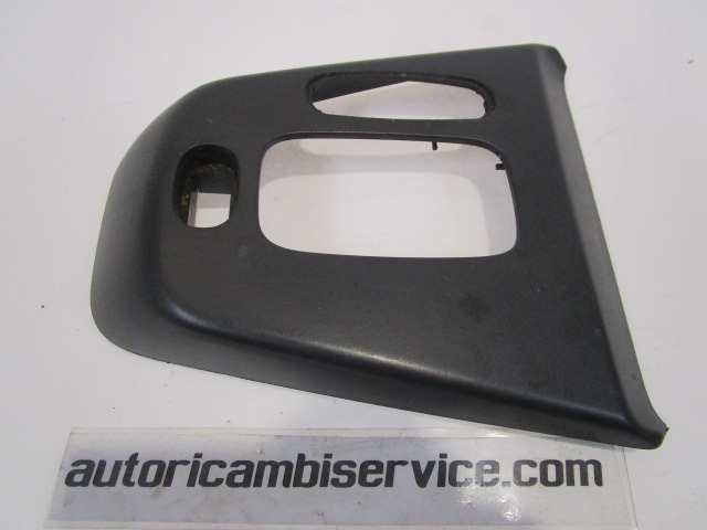 MOUNTING PARTS, CENTRE CONSOLE OEM N. FWD100170 ORIGINAL PART ESED LAND ROVER FREELANDER 3/5  PORTE (2000 - 2006) DIESEL 20  YEAR OF CONSTRUCTION 2000