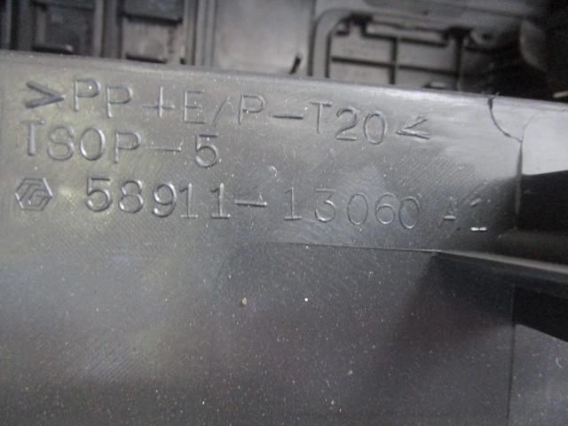 TUNNEL OBJECT HOLDER WITHOUT ARMREST OEM N. 58911-13060-A ORIGINAL PART ESED TOYOTA COROLLA VERSO (2001 - 2004) BENZINA 18  YEAR OF CONSTRUCTION 2003