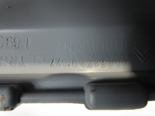 TUNNEL OBJECT HOLDER WITHOUT ARMREST OEM N. 9652720577 7588XN ORIGINAL PART ESED CITROEN C3 / PLURIEL (09/2005 - 11/2010) DIESEL 14  YEAR OF CONSTRUCTION 2007