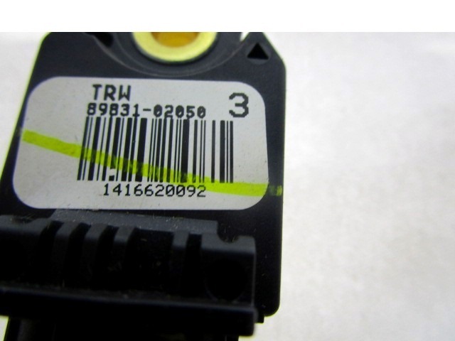 SENSOR AIRBAG OEM N. 89831-02050 ORIGINAL PART ESED TOYOTA COROLLA E120/E130 (2000 - 2006) DIESEL 14  YEAR OF CONSTRUCTION 2006