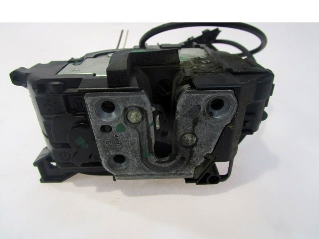 CENTRAL LOCKING OF THE RIGHT FRONT DOOR OEM N. 8200300125 ORIGINAL PART ESED RENAULT CLIO (05/2009 - 2013) BENZINA 12  YEAR OF CONSTRUCTION 2012