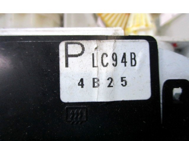 AIR CONDITIONING CONTROL OEM N. LC9461190B ORIGINAL PART ESED MAZDA MPV LW MK2 (1999 - 2006) DIESEL 20  YEAR OF CONSTRUCTION 2004