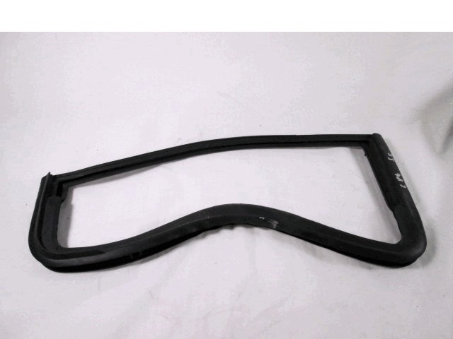 RUBBER SEALING IN THE DOOR FRAME OEM  FIAT 684 N NP T TL TP (1970 - 1980) 98 DIESEL YEAR 1970 SPARE PART USED