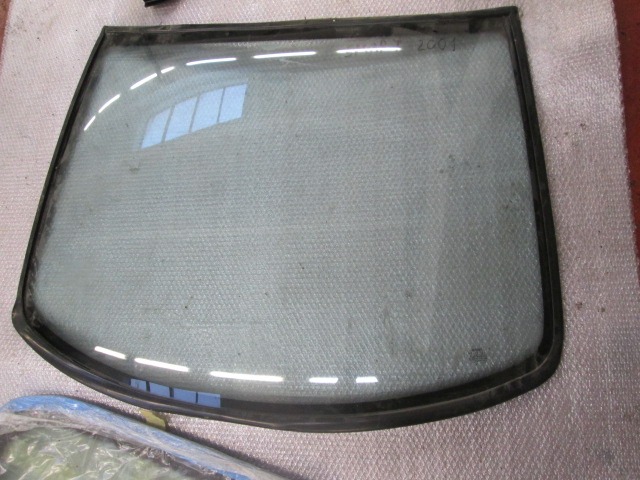 SMART YEAR 2001 FRONT WINDSHIELD