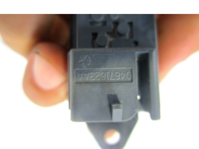 VARIOUS SWITCHES OEM N. 04671623AA ORIGINAL PART ESED CHRYSLER PT CRUISER PT (2000 - 2010) BENZINA 20  YEAR OF CONSTRUCTION 2001