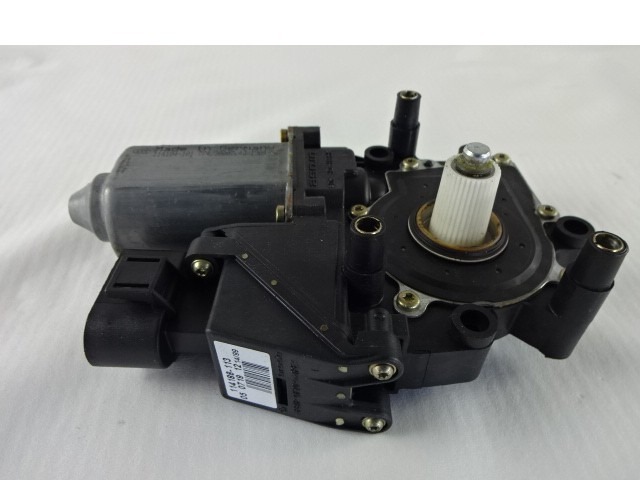 REAR DOOR WINDOW MOTOR OEM N. 8D0959802E ORIGINAL PART ESED AUDI A4 B5 BER/SW (1994 - 12/2000) BENZINA/GPL 18  YEAR OF CONSTRUCTION 1999