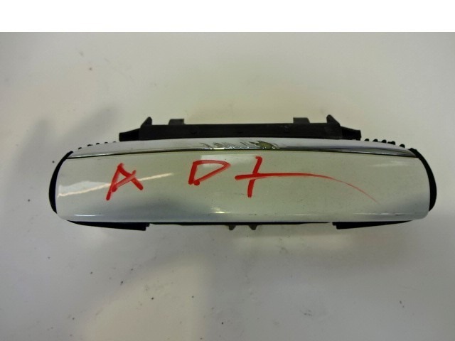 RIGHT FRONT DOOR HANDLE OEM N. 8P0837207 ORIGINAL PART ESED AUDI A3 8P 8PA 8P1 RESTYLING (2008 - 2012)BENZINA 12  YEAR OF CONSTRUCTION 2011