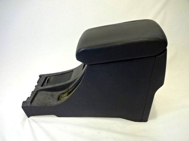 ARMREST, CENTRE CONSOLE OEM N. 5305210-K80 5305201-K80 5305231-K80 ORIGINAL PART ESED GREAT WALL HOVER (dal 2011) BENZINA/GPL 24  YEAR OF CONSTRUCTION 2011