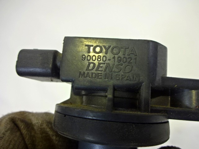 IGNITION COIL OEM N. 90080-19021 ORIGINAL PART ESED TOYOTA YARIS (01/2006 - 2009) BENZINA 13  YEAR OF CONSTRUCTION 2008