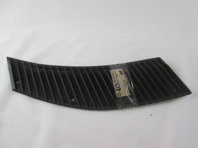 COVER, WINDSCREEN PANEL OEM N. 1238360165 ORIGINAL PART ESED MERCEDES CLASSE W123 S123 (1976 - 1985)BENZINA 20  YEAR OF CONSTRUCTION 1980
