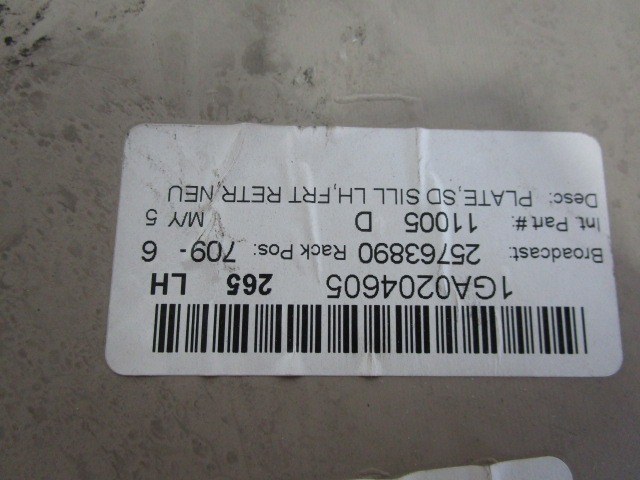 TRIM PANEL LEG ROOM OEM N. 25763890 ORIGINAL PART ESED CADILLAC SRX (2004 - 2009) BENZINA 36  YEAR OF CONSTRUCTION 2005