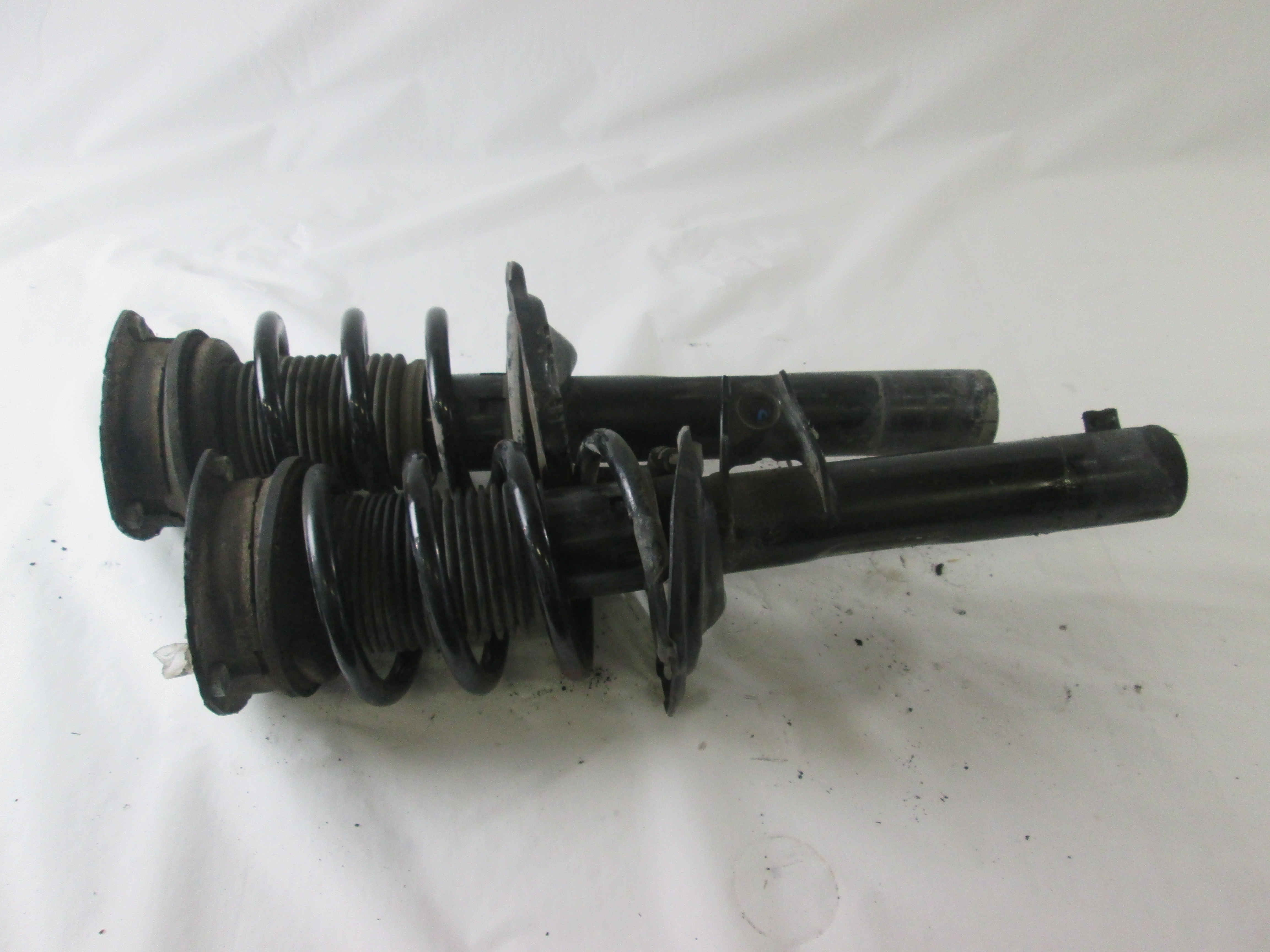 COUPLE FRONT SHOCKS OEM N. 5Q0413031EL ORIGINAL PART ESED AUDI A3 8V 8V1 8VK 8VS 8VM 8V7 8VE 3P/5P/CABRIO (DAL 2012)DIESEL 16  YEAR OF CONSTRUCTION