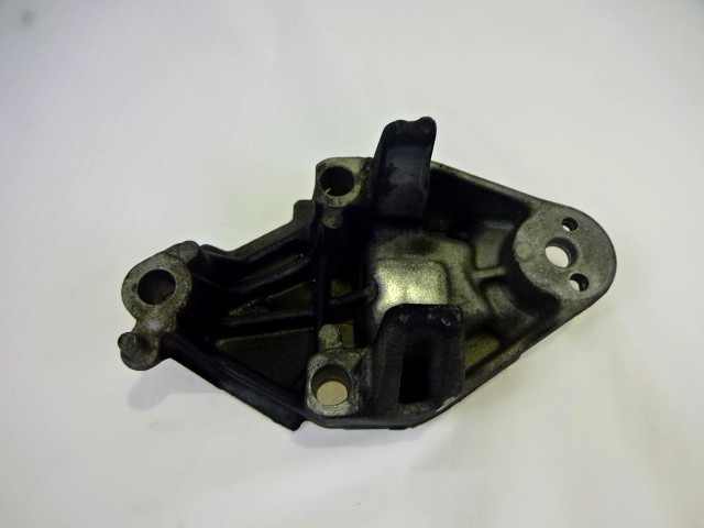 ENGINE SUPPORT OEM N. 8200058060 ORIGINAL PART ESED RENAULT SCENIC/GRAND SCENIC (1999 - 2003) DIESEL 19  YEAR OF CONSTRUCTION 2002