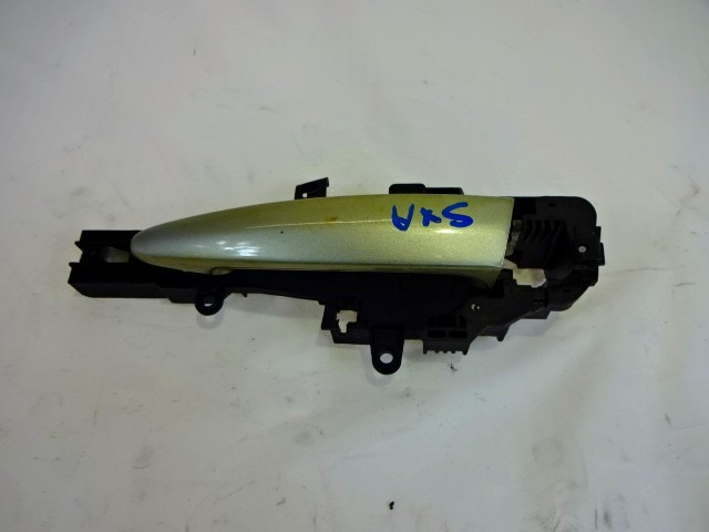 LEFT FRONT DOOR HANDLE OEM N. 51217207551 ORIGINAL PART ESED BMW SERIE 1 BER/COUPE/CABRIO E81/E82/E87/E88 LCI RESTYLING (2007 - 2013) DIESEL 20  YEAR OF CONSTRUCTION 2010