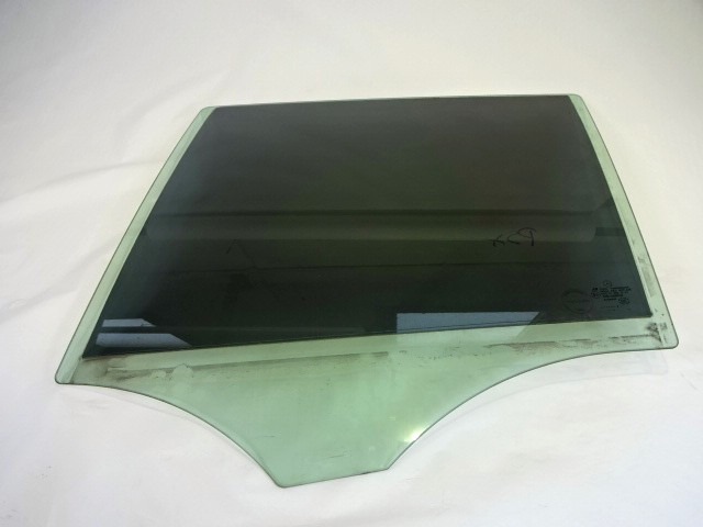 DOOR WINDOW, TINTED GLASS, REAR LEFT OEM N. A1647350710 ORIGINAL PART ESED MERCEDES CLASSE ML W164 (2005-2008)DIESEL 30  YEAR OF CONSTRUCTION 2007