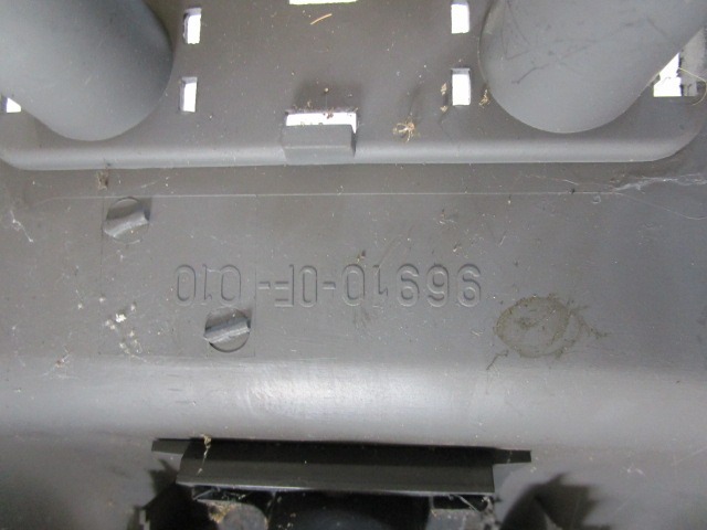 ARMREST, CENTRE CONSOLE OEM N. 96910-0F-010 ORIGINAL PART ESED NISSAN TERRANO II R20 (1996 - 1999) DIESEL 27  YEAR OF CONSTRUCTION 1995