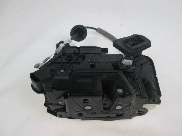 CENTRAL LOCKING OF THE RIGHT FRONT DOOR OEM N. 5K1837016E ORIGINAL PART ESED VOLKSWAGEN POLO (DAL 02/2014) BENZINA 10  YEAR OF CONSTRUCTION 2014