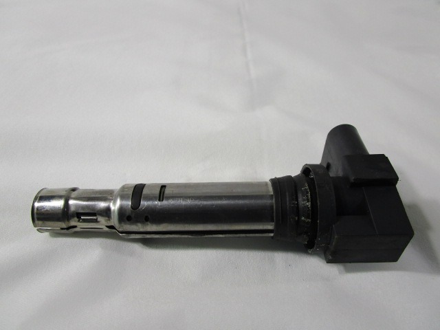 IGNITION COIL OEM N. 036905715A ORIGINAL PART ESED VOLKSWAGEN POLO (10/2001 - 2005) BENZINA 14  YEAR OF CONSTRUCTION 2002