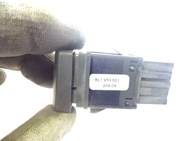 VARIOUS SWITCHES OEM N. 6L1959621 ORIGINAL PART ESED SEAT IBIZA MK3 (01/2002 - 01/2006) DIESEL 14  YEAR OF CONSTRUCTION 2005