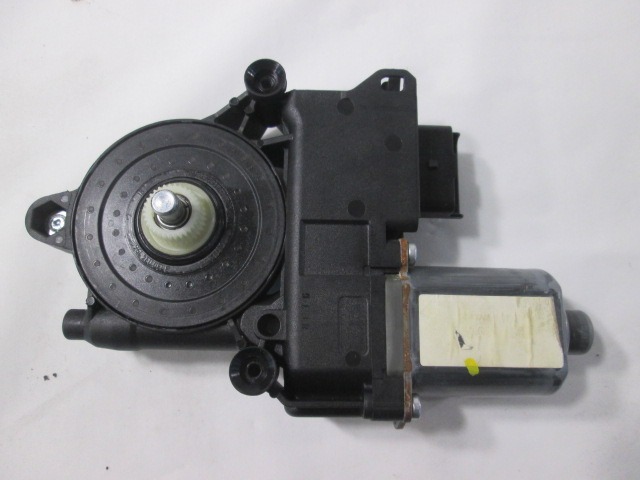 FRONT DOOR WINDSCREEN MOTOR OEM N. 1368331080 ORIGINAL PART ESED FIAT QUBO (DAL 2008) BENZINA/METANO 14  YEAR OF CONSTRUCTION 2014