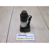 CRIC LIFTING MARTINETTO OEM N.  ORIGINAL PART ESED NISSAN CABSTAR (2001/2004)DIESEL 30  YEAR OF CONSTRUCTION 2001
