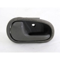 DOOR HANDLE INSIDE OEM N. 0K30B5933008 SPARE PART USED CAR KIA RIO MK1 R DC (2000 - 2005) DISPLACEMENT BENZINA 1,3 YEAR OF CONSTRUCTION 2001