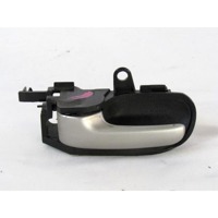 DOOR HANDLE INSIDE OEM N. 692060D060B1 SPARE PART USED CAR TOYOTA YARIS P1 MK1 R (2003 - 2005) DISPLACEMENT BENZINA 1 YEAR OF CONSTRUCTION 2003