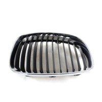 GRILLES . OEM N. 51137077130 SPARE PART USED CAR BMW SERIE 1 BER/COUPE/CABRIO E81/E82/E87/E88 LCI R (2007 - 2013)  DISPLACEMENT DIESEL 2 YEAR OF CONSTRUCTION 2008