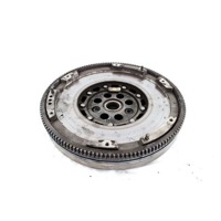TWIN MASS FLYWHEEL OEM N. 2700300205 SPARE PART USED CAR MERCEDES CLASSE B W246 (2011 - 2018) DISPLACEMENT BENZINA 1,6 YEAR OF CONSTRUCTION 2013