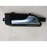 DOOR HANDLE INSIDE OEM N. 8P3867020 SPARE PART USED CAR AUDI A3 MK2 8P 8PA 8P1 (2003 - 2008) DISPLACEMENT DIESEL 1,9 YEAR OF CONSTRUCTION 2003